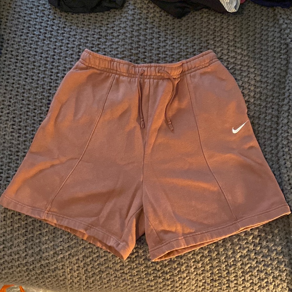 Women’s Nike Large Shorts Mauve / Salmon color